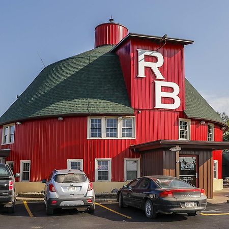 Round Barn Lodge スプリング・グリーン エクステリア 写真