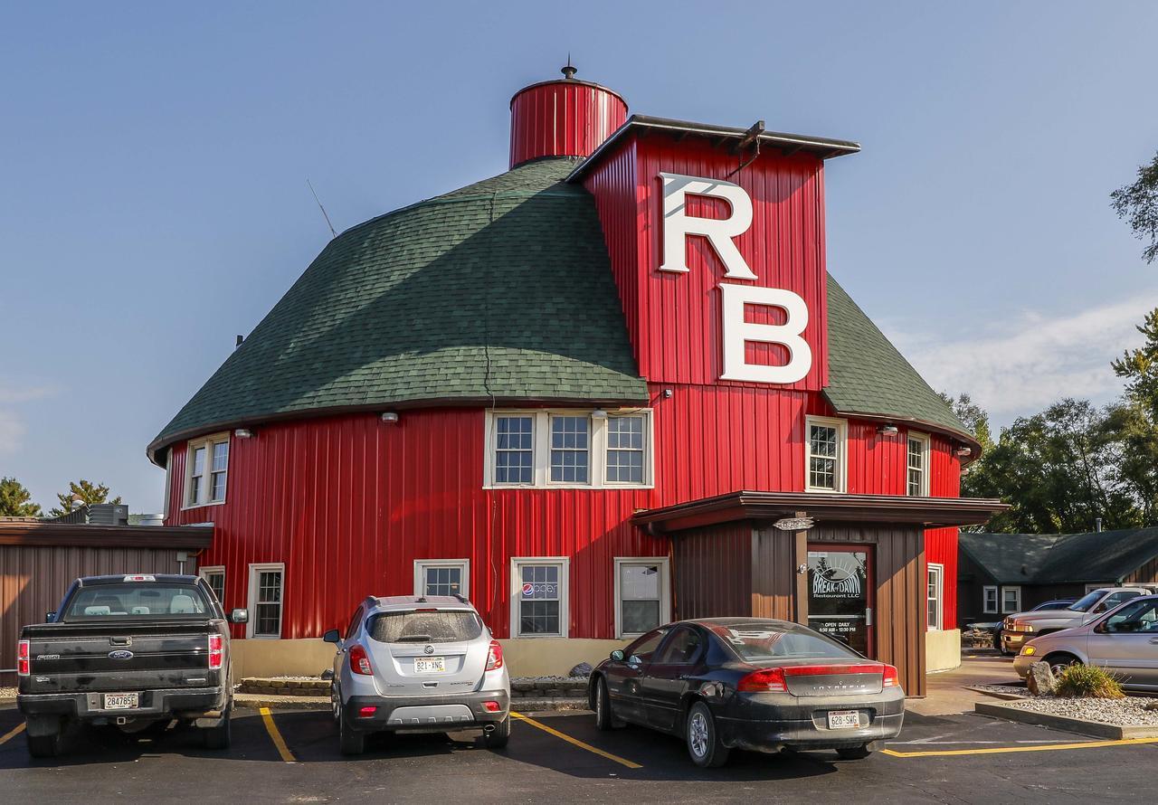 Round Barn Lodge スプリング・グリーン エクステリア 写真